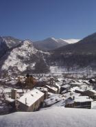 Village d'Auzat sous la neige- Membre Association des maires de l'Ariège 